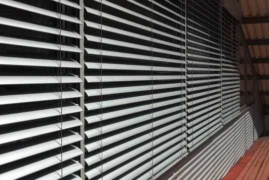 characteristics External Venetian blinds C80 in a facade cassette