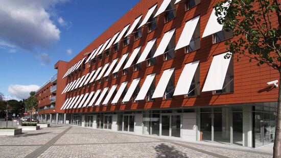 
										Tende za balkone z zaščito pred soncem
																						